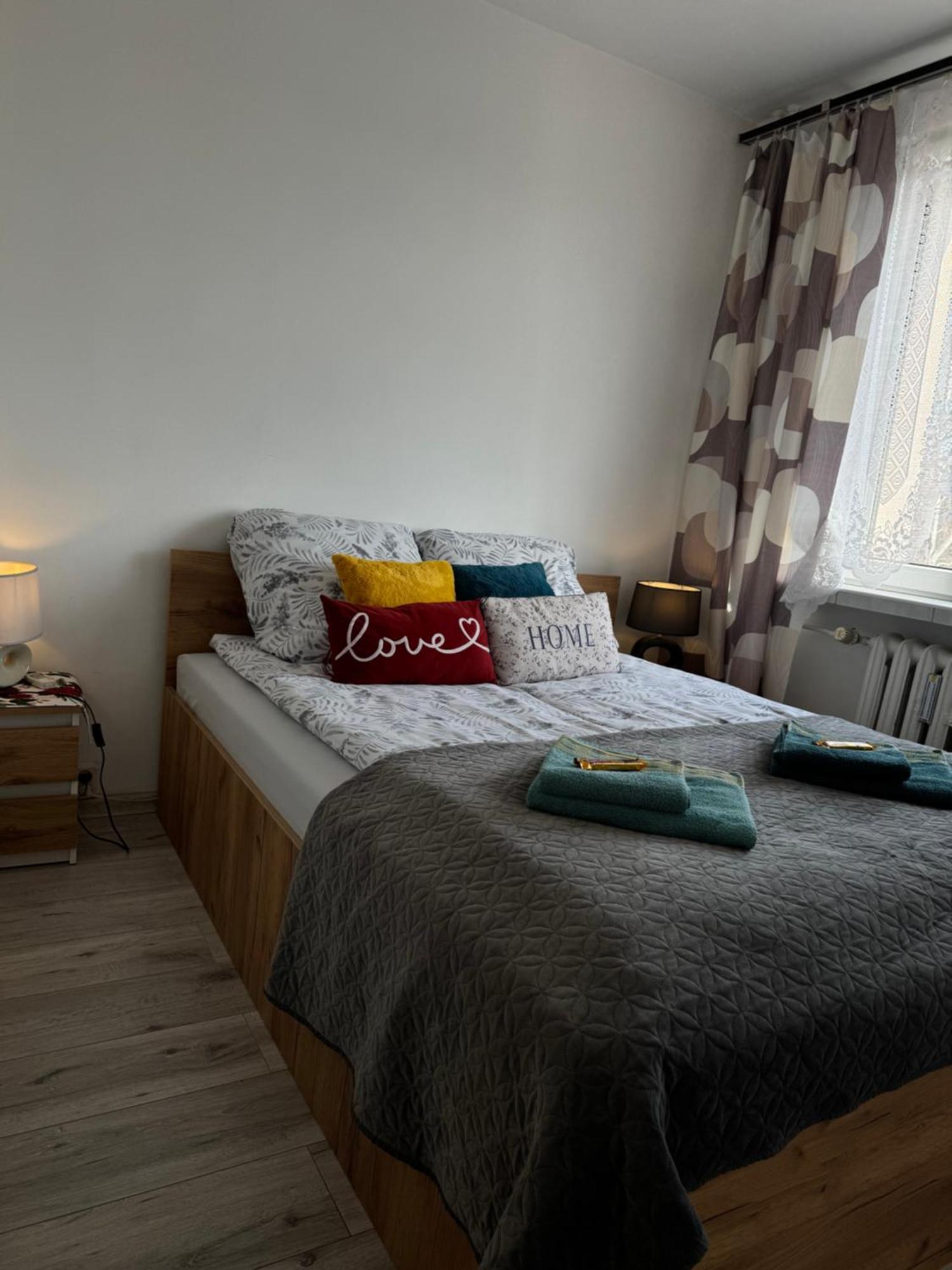 Apartament -Jak W Domu- Czeladz 60M2 Centrum Katowic 10Km Экстерьер фото